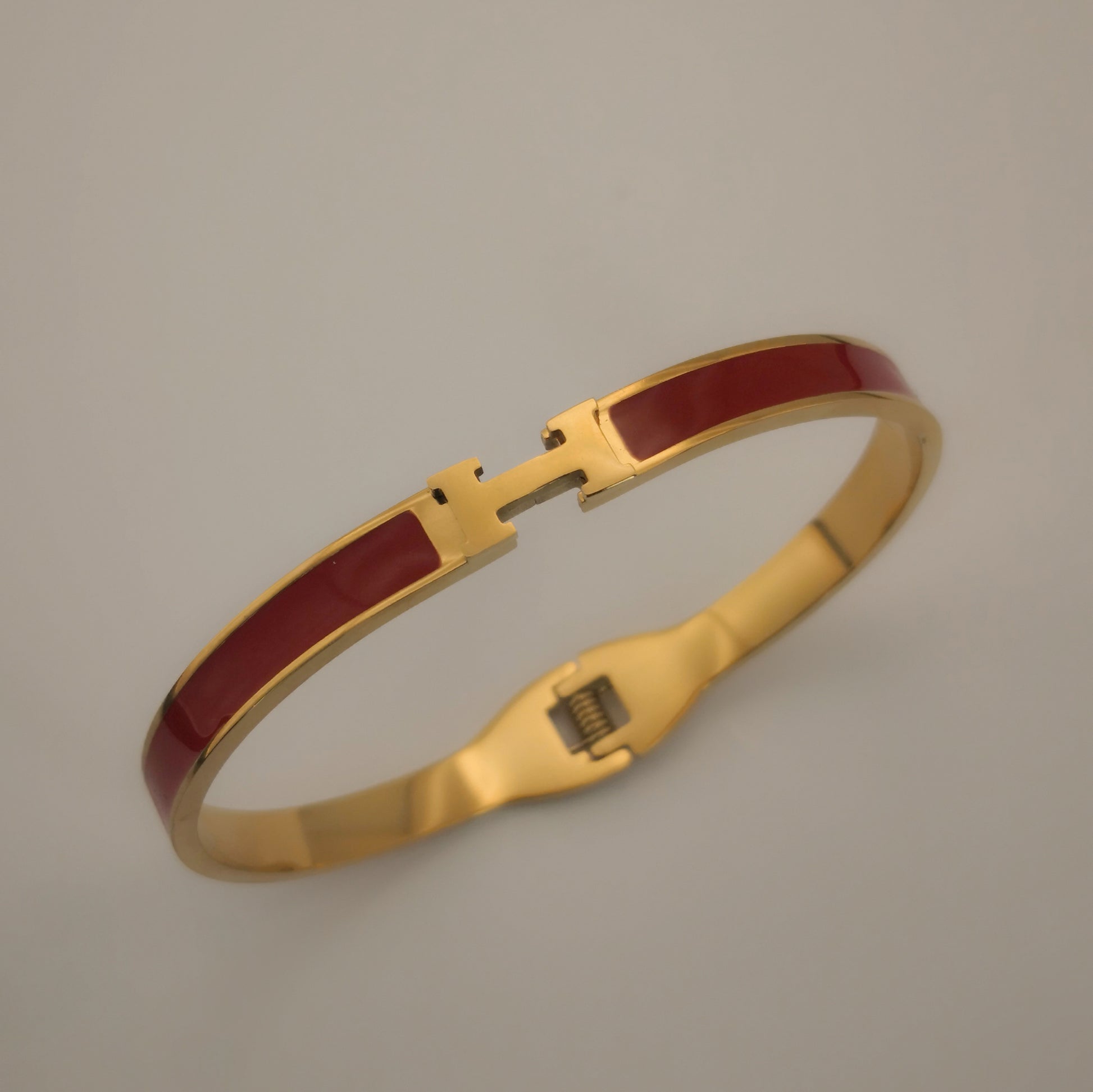 H letter Goudkleurige Armbanden - Dun - Intero Sieraden