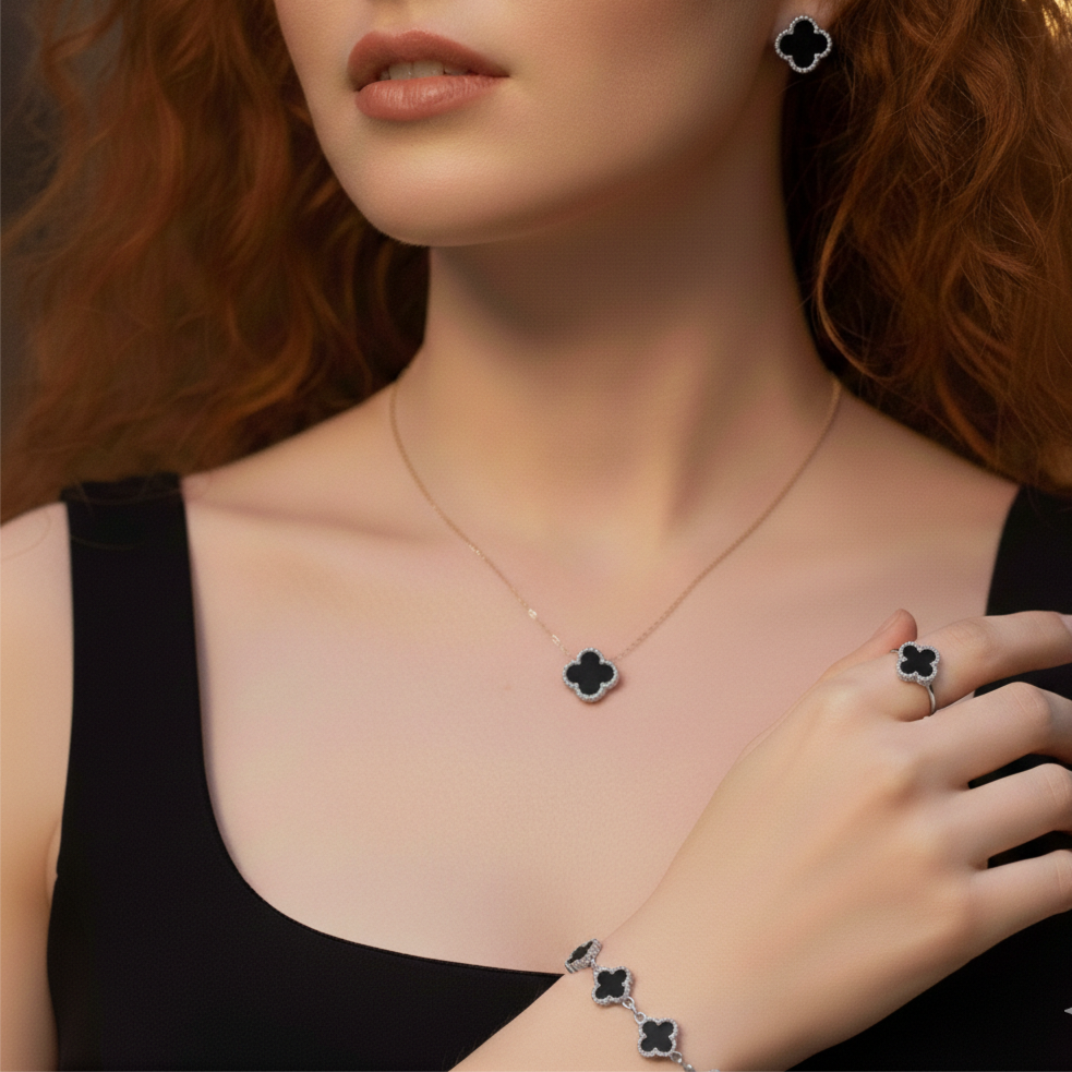 مجموعة مجوهرات البرسيم