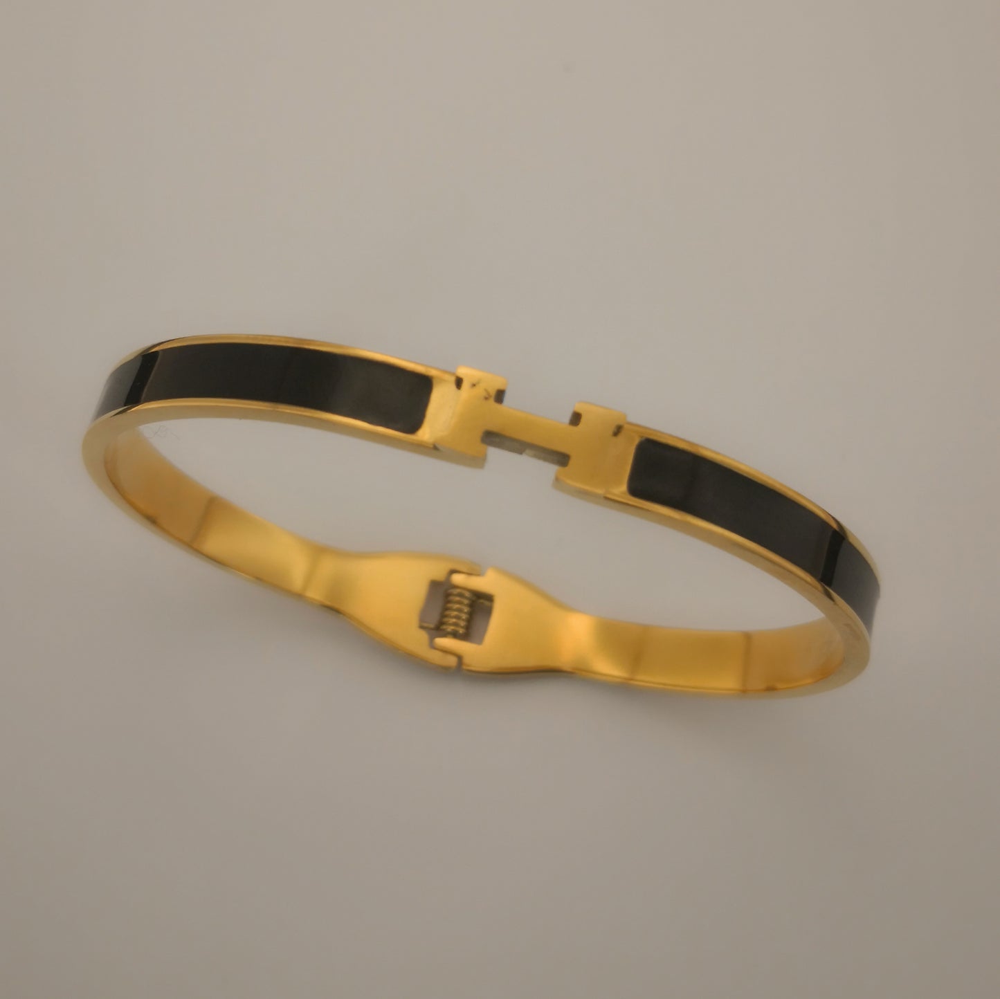 H letter Goudkleurige Armbanden - Dun - Intero Sieraden