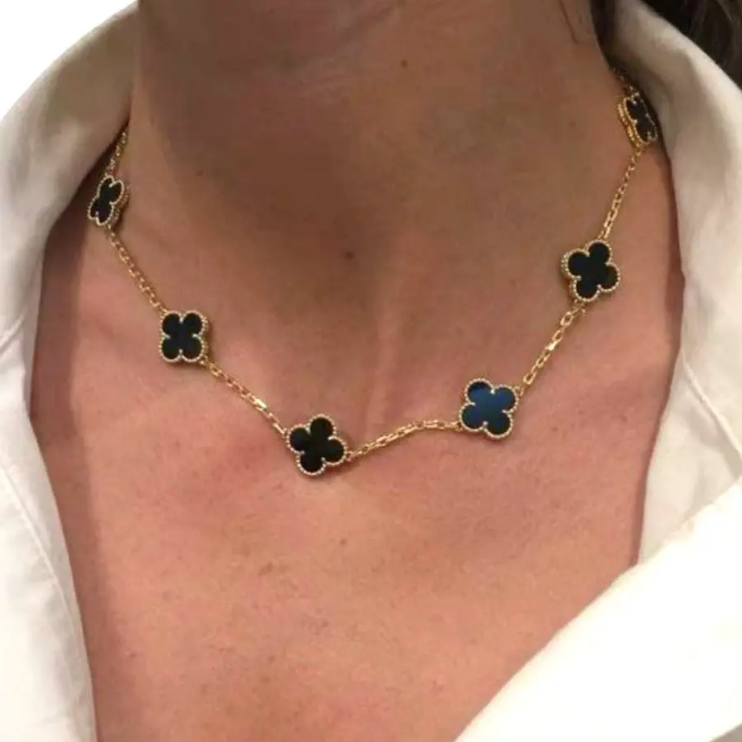 Klaver Ketting met 10 klaverhangerstukken