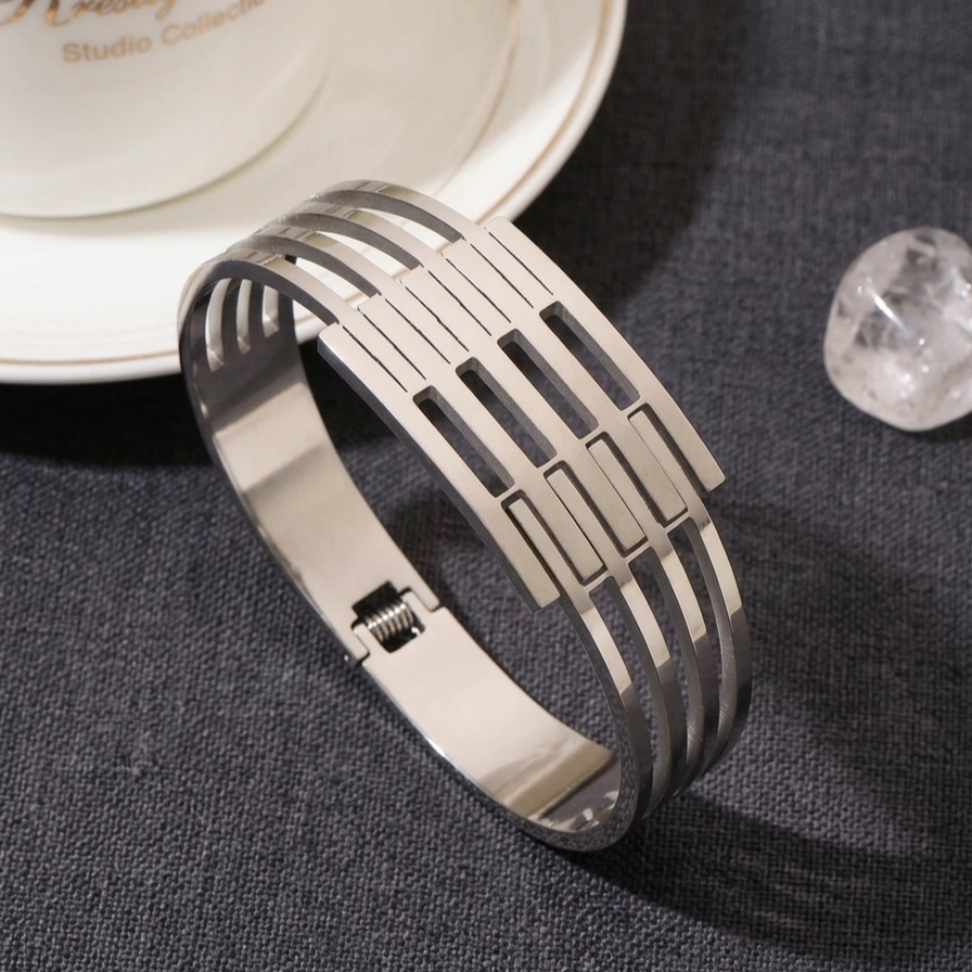 Rooster Bangle Armband