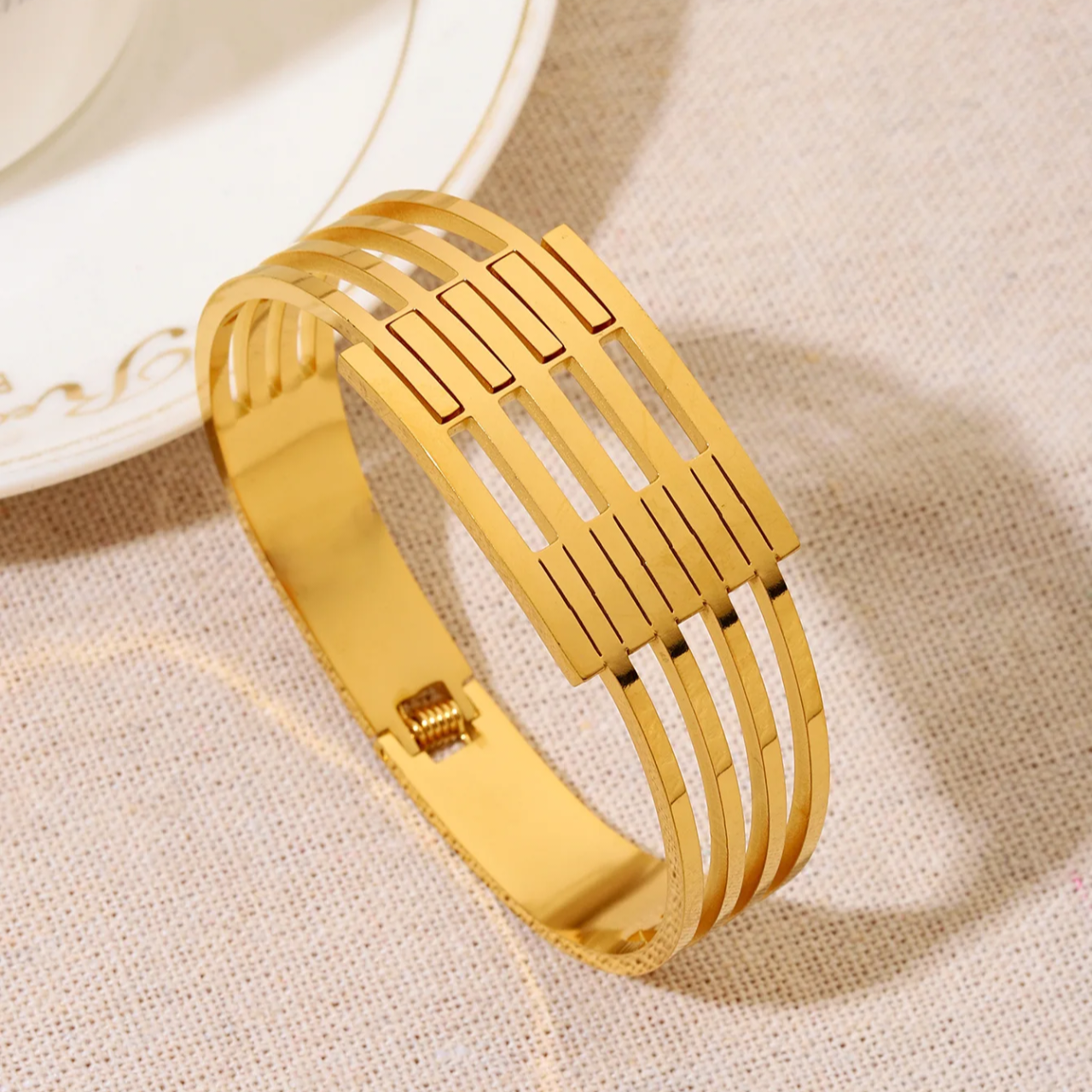 Rooster Bangle Armband