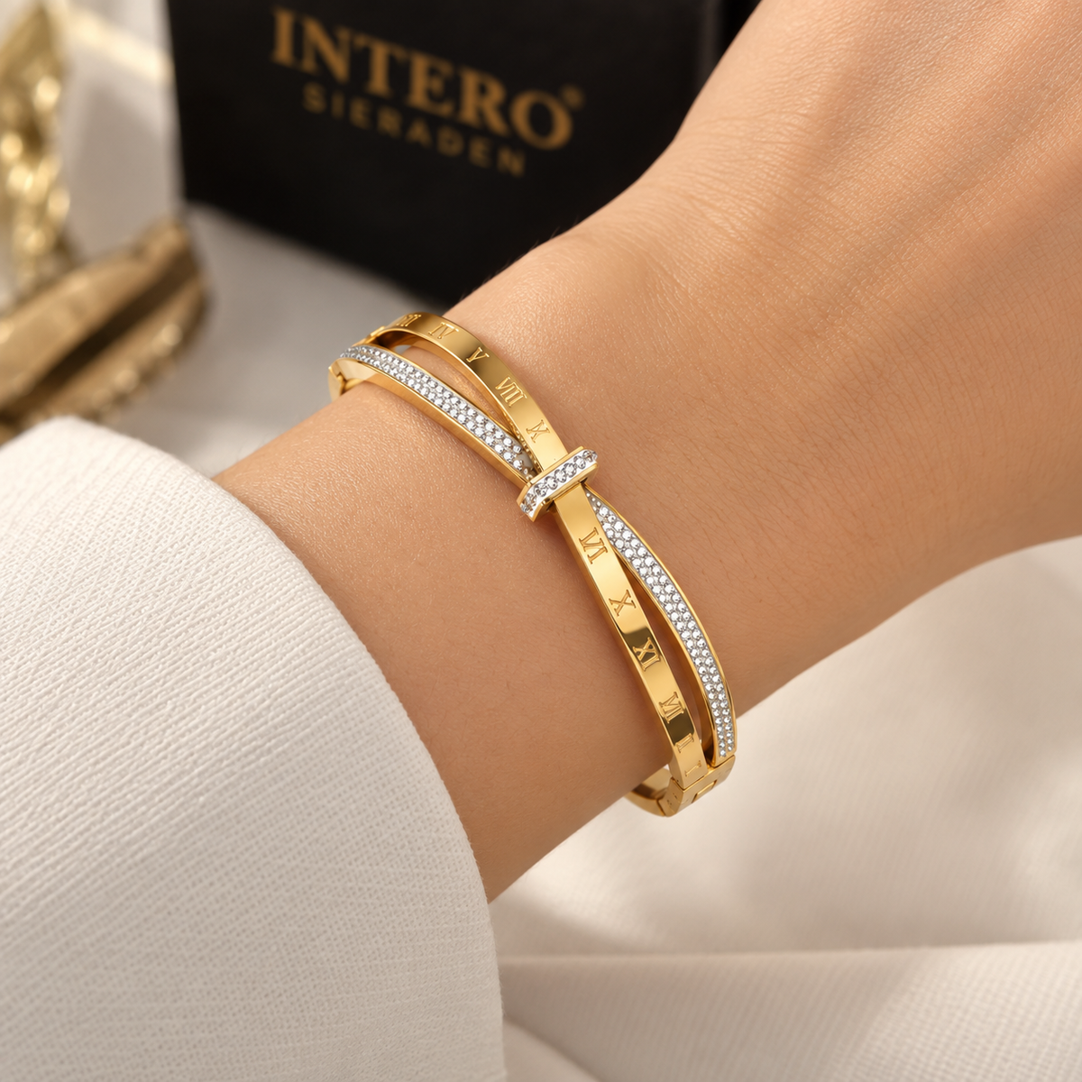 Roma Luxe Bangle – Goud met steentjes | Stainless Steel | Waterproof