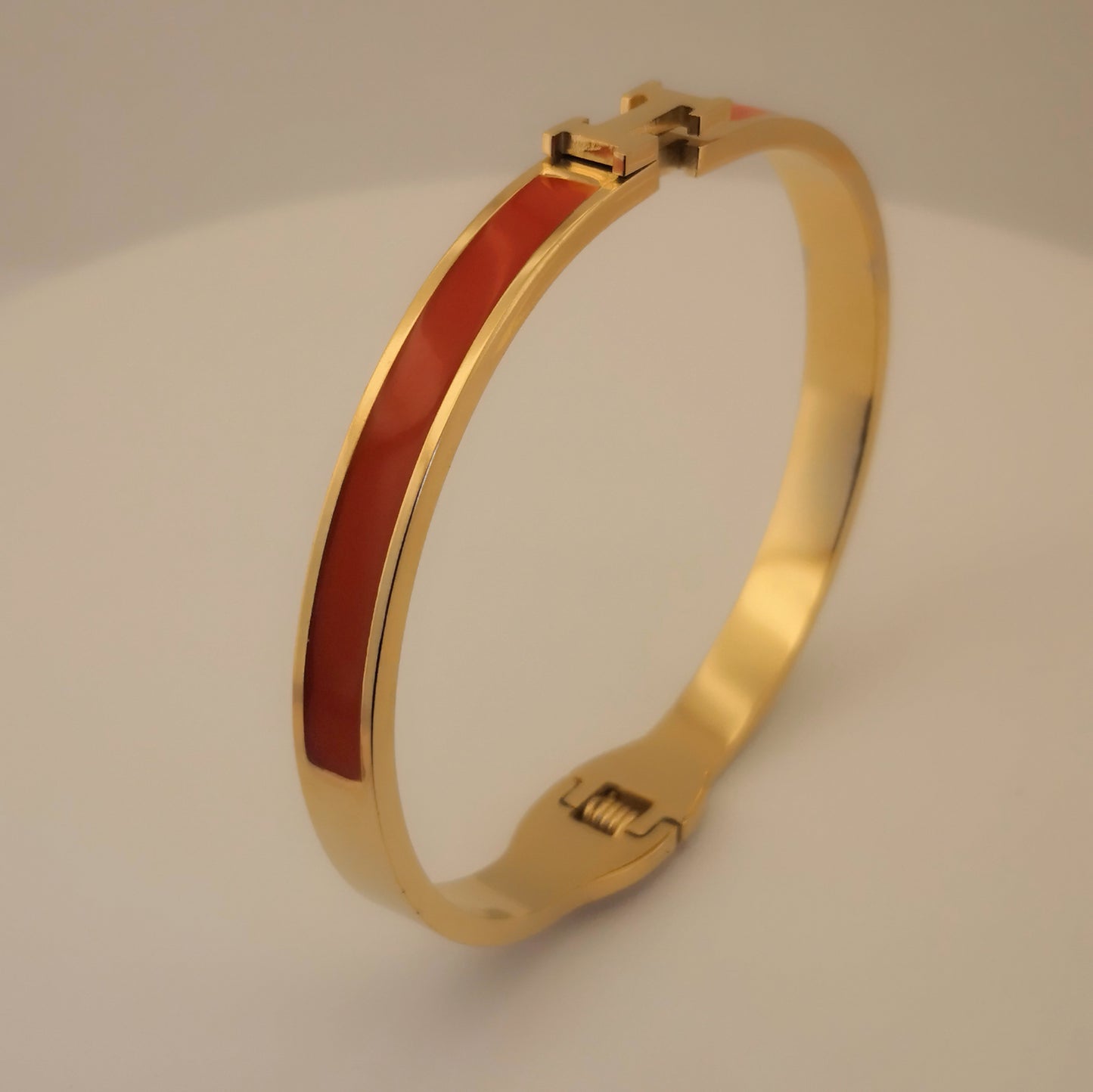 H letter Goudkleurige Armbanden - Dun