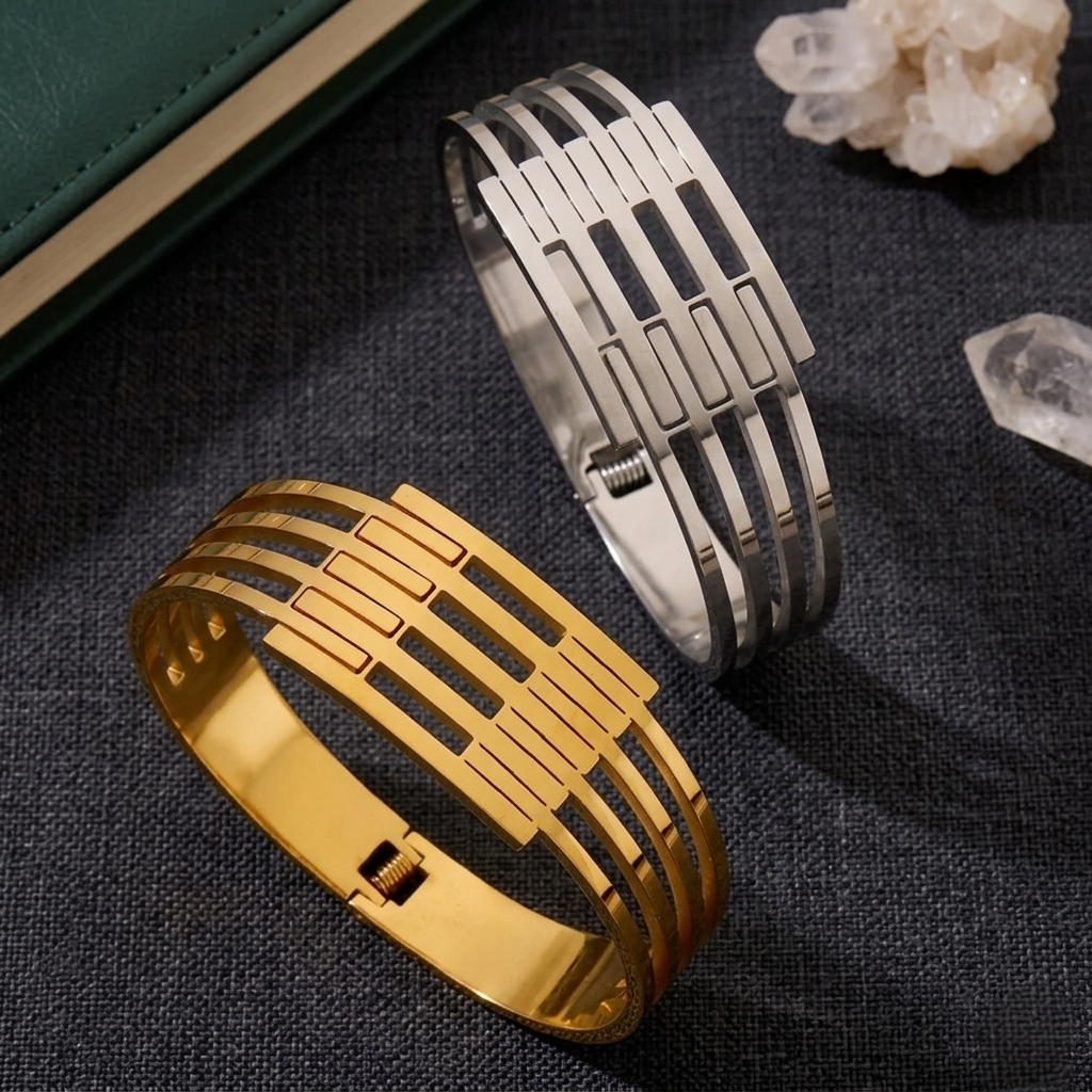 Rooster Bangle Armband