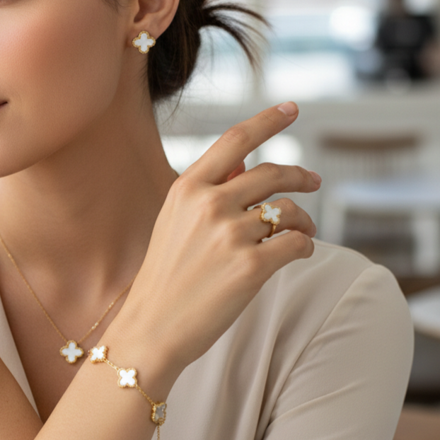 مجموعة مجوهرات البرسيم