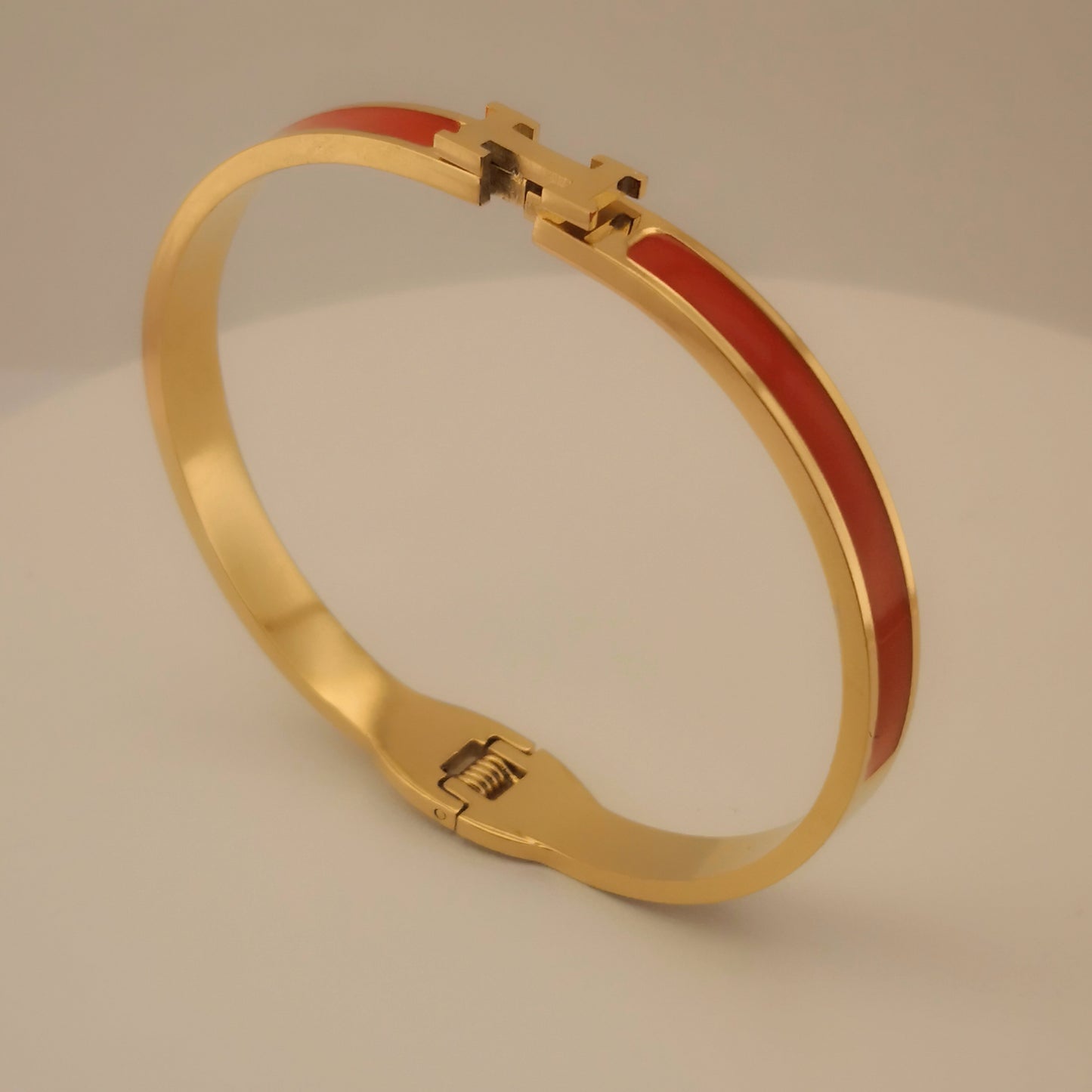 H letter Goudkleurige Armbanden - Dun